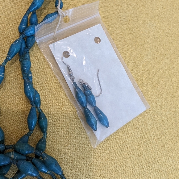 Teal necklace, bracelet and earring set. Handmade - Picture 2 of 5